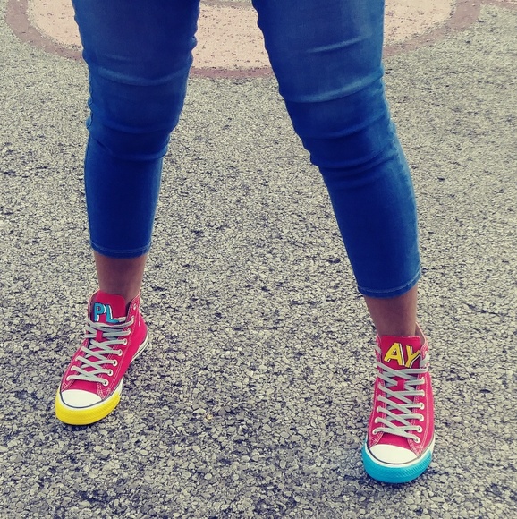 Sold! Custom CDG Play x Converse hi-tops - Picture 3 of 3